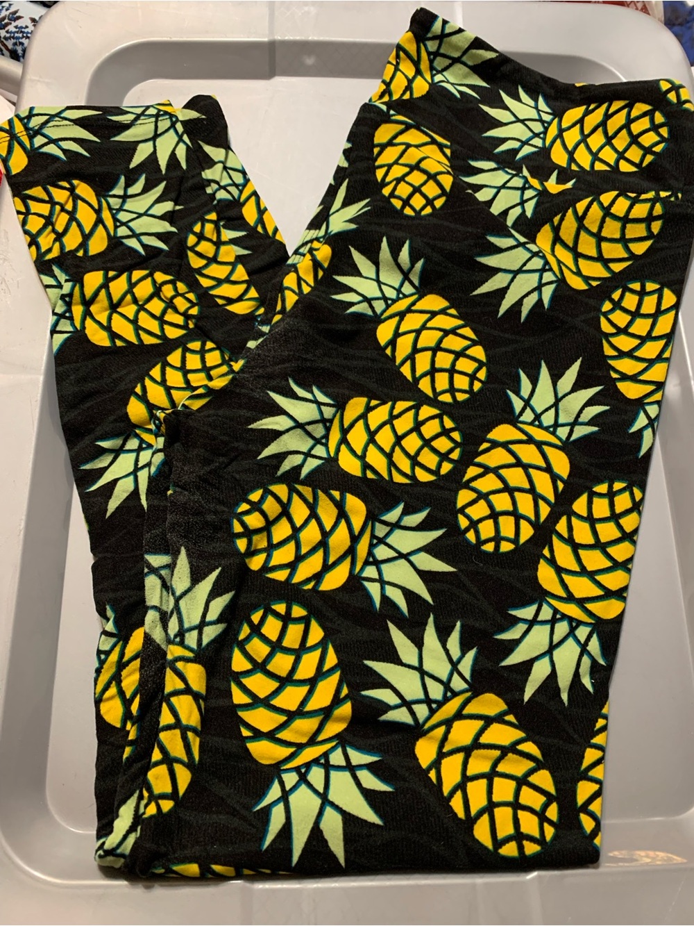 LuLaRoe Pineapple Print Leggings TC